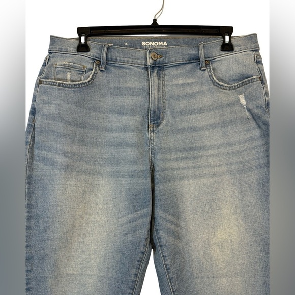 Sonoma Boyfriend Light Wash Plus Size Jeans Size 16 ☀️ - Picture 5 of 17